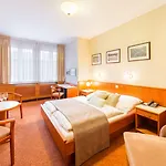 Hotell Snezka 4*